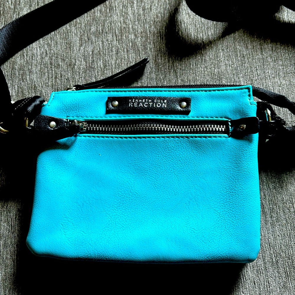 Kenneth Cole turquoise crossbody bag